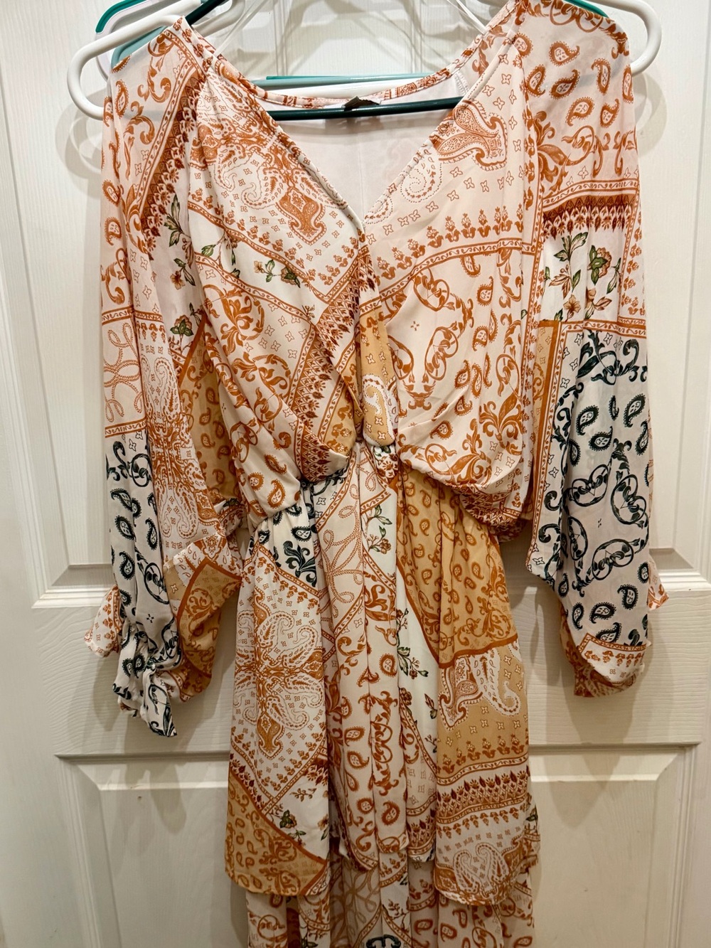 white birch Cream, Tan & black Paisley Print Dress, NWT, Size Large